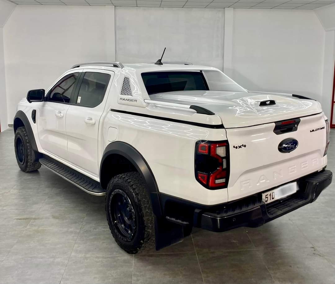 Nắp thùng cuộn điện xe Ford Ranger